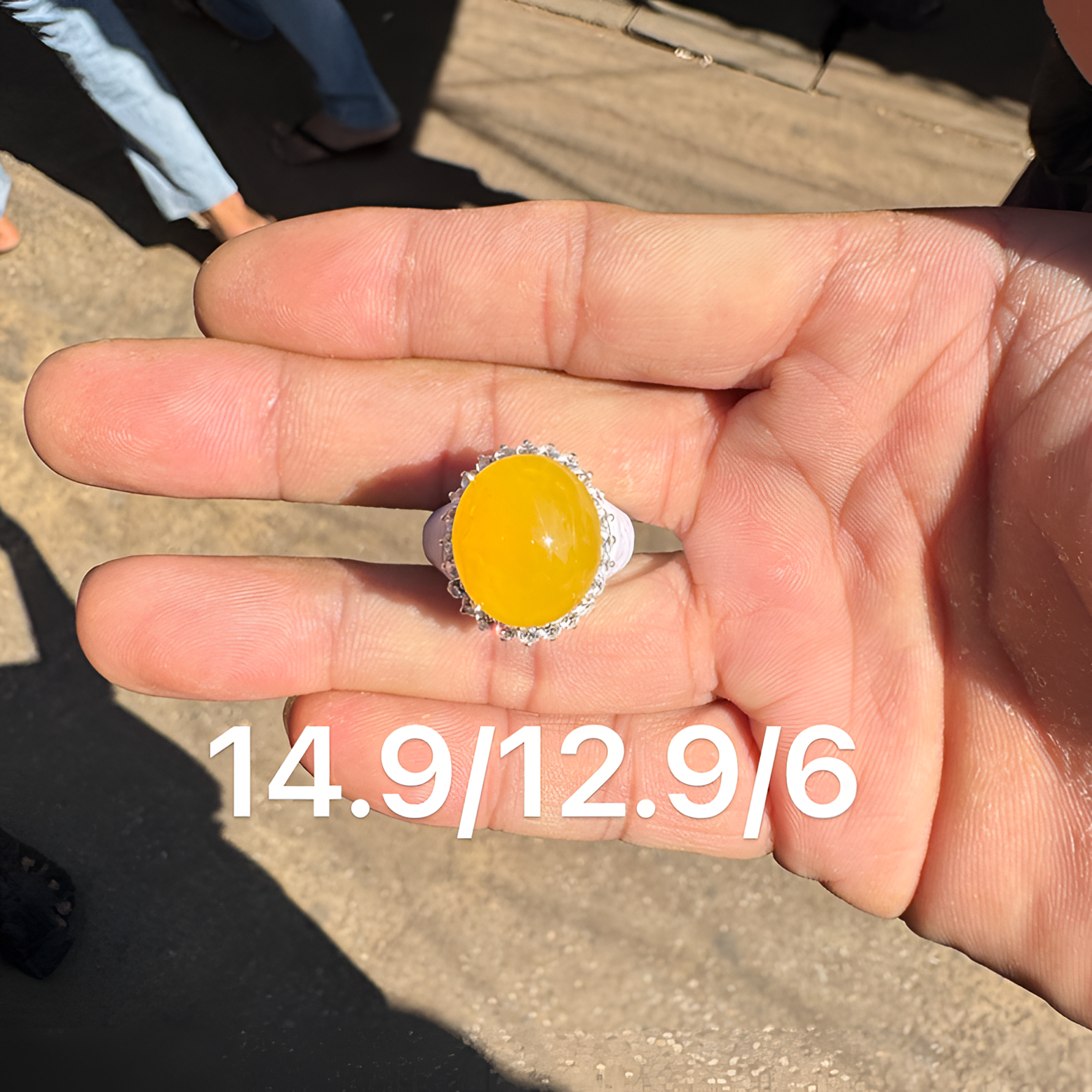 1207(小哪吒在源头)冰种翡翠柠檬黄戒面干净肉细饱满荧光足M200