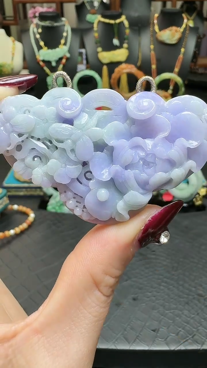 【闪购商品】翡翠颈饰未镶嵌蝶恋花