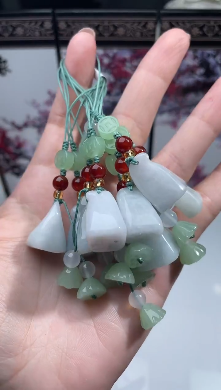 吊坠(不含链)未镶嵌翡翠随机发一（莲蓬挂件）