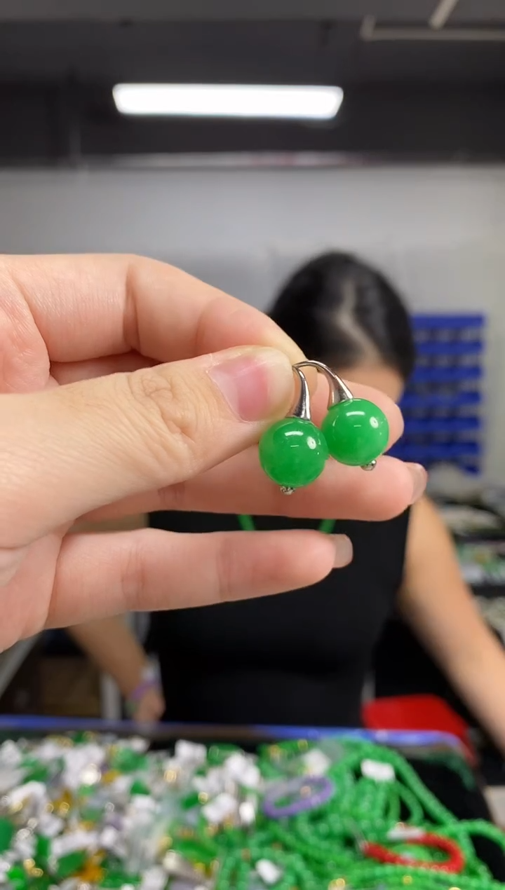 未镶嵌翡翠耳饰闪购链接   多样性发其一颜色微差