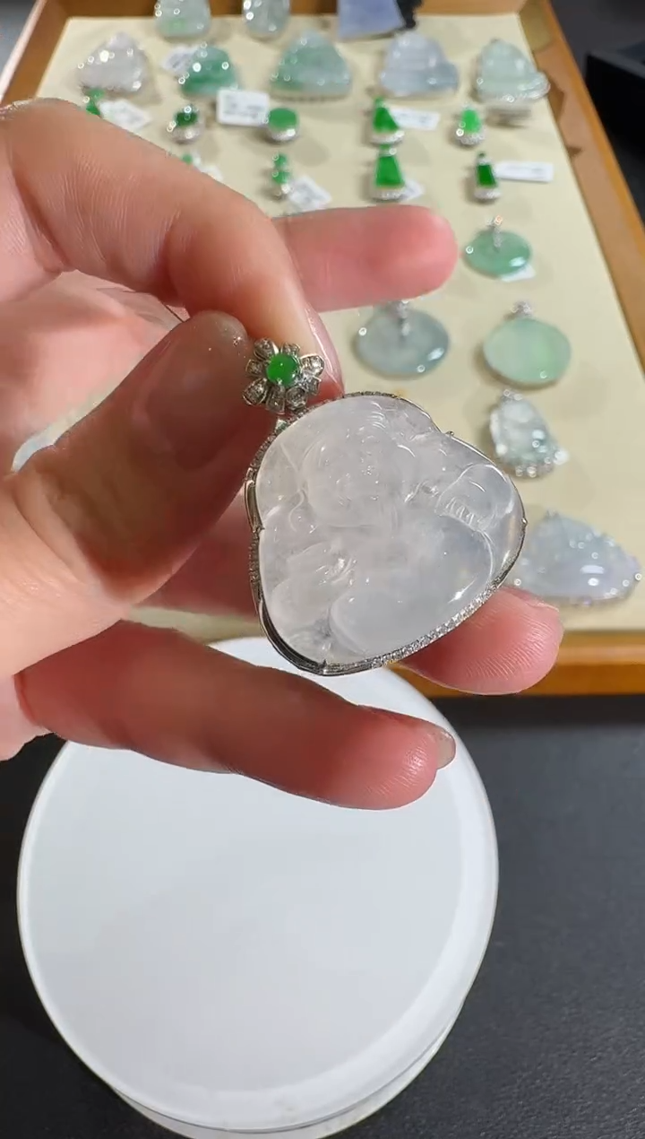 【闪购商品】翡翠吊坠(不含链)18K金镶嵌【源头工厂】钻石镶嵌
