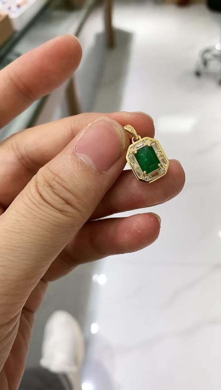 【闪购商品】祖母绿颈饰银S925镶嵌吊坠