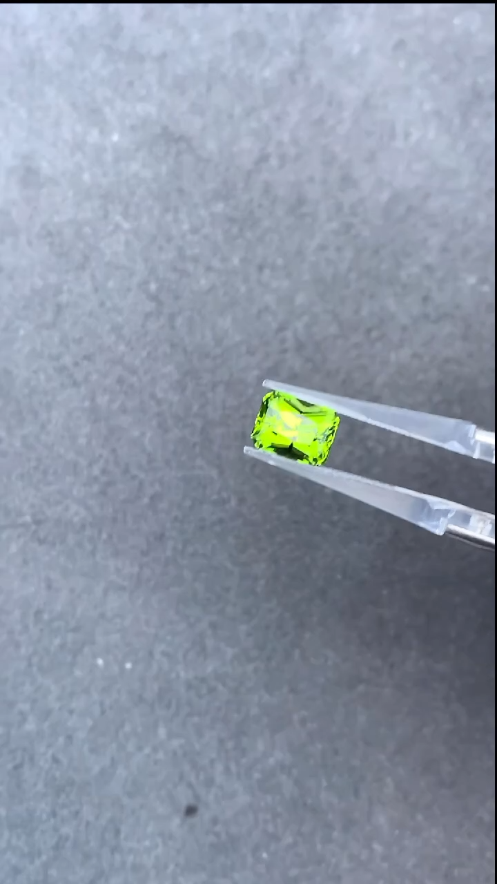 【闪购商品】橄榄石裸石未镶嵌3.58克拉