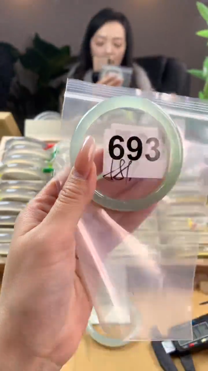 【闪购商品】玛瑙/玉髓手镯未镶嵌693