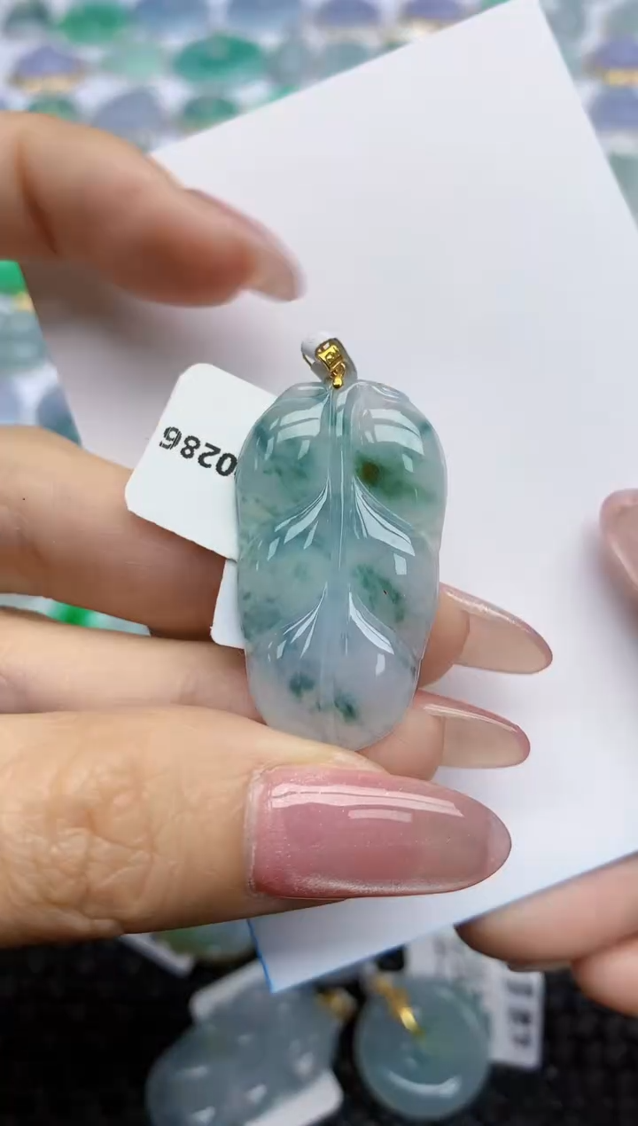 【闪购商品】翡翠挂件18K金镶嵌天然翡翠A货