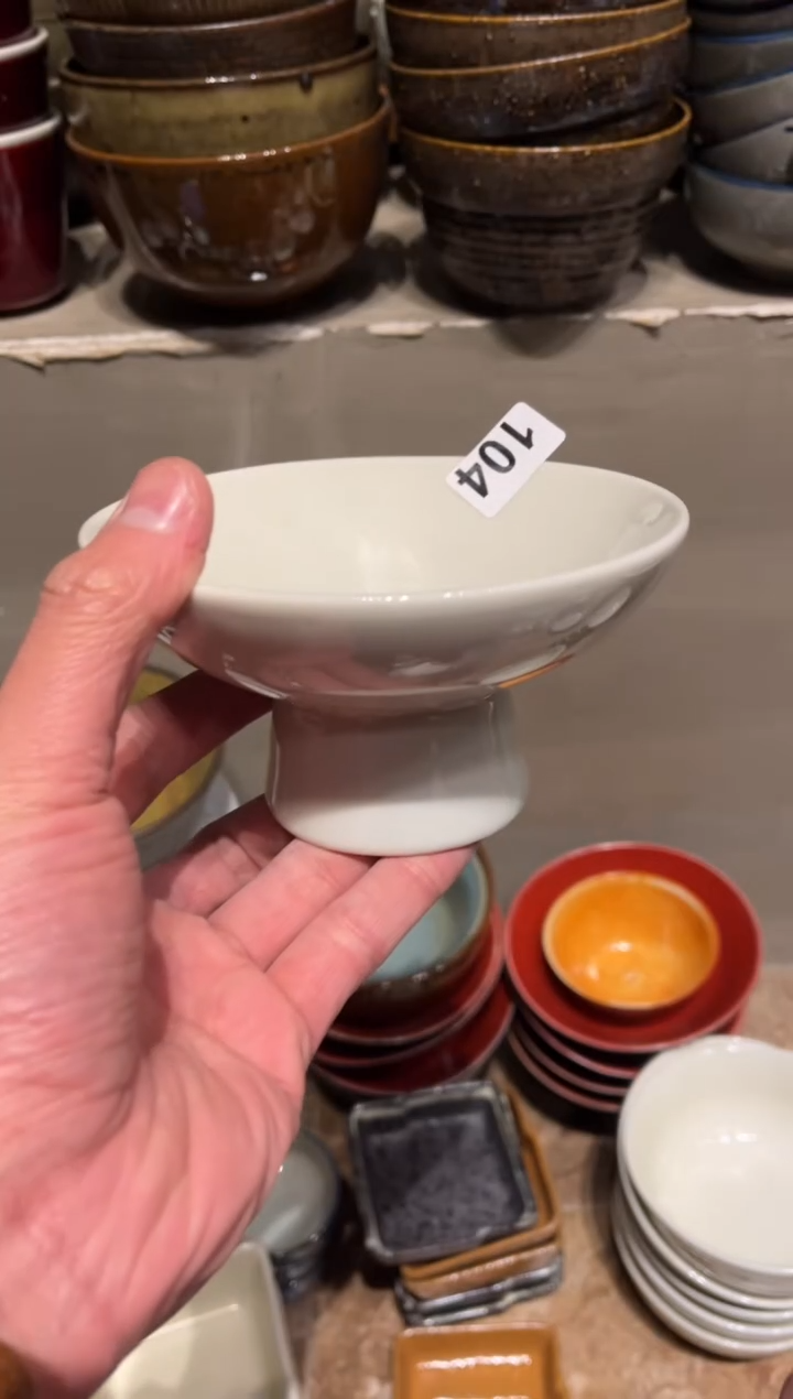 【闪购商品】瓷片104微瑕白色的高足1个