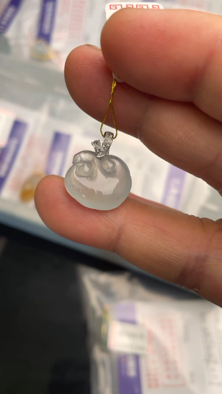 【闪购商品】翡翠颈饰18K金镶嵌天然缅甸翡翠吊坠