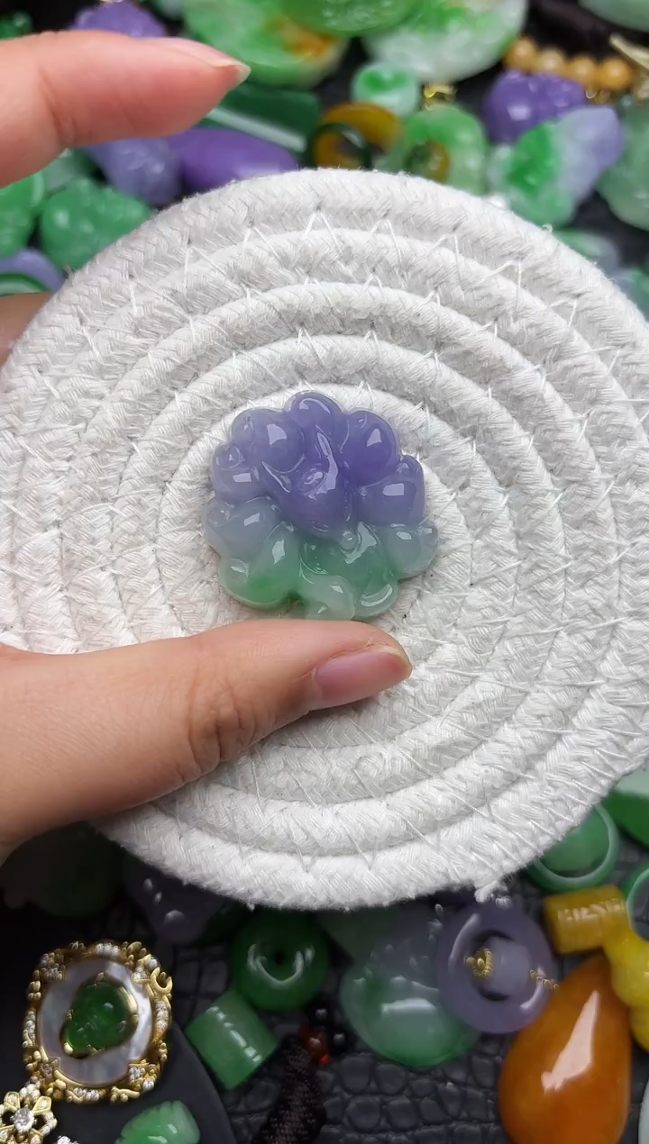 颈饰未镶嵌翡翠缅甸翡翠吊坠