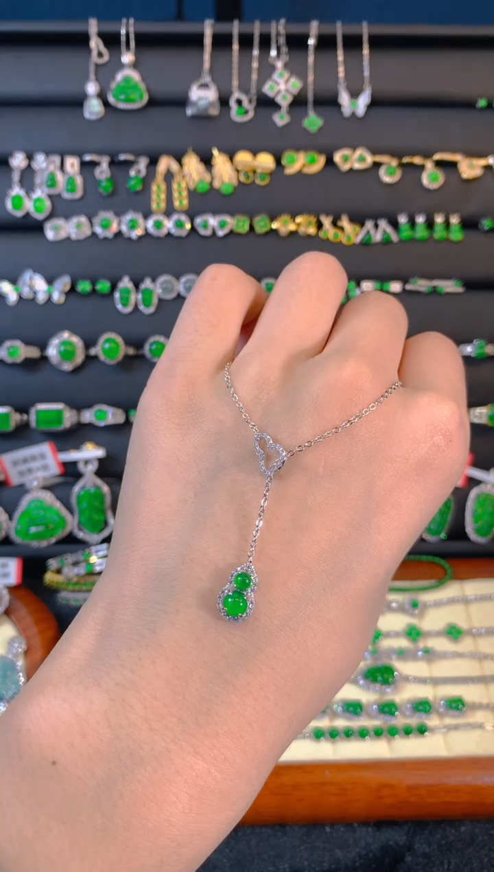 【闪购商品】翡翠银S925镶嵌吊坠(赠链)葫芦