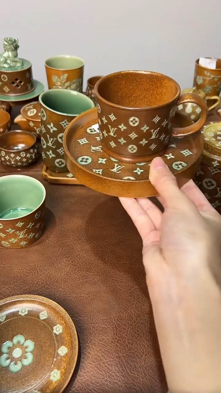 小**?龙泉窑老花咖啡杯加老花壶承