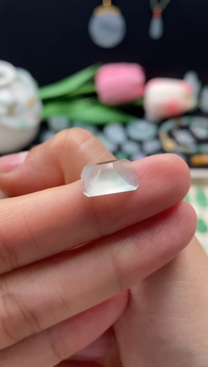 【闪购商品】翡翠未镶嵌颈饰翡翠冰种随型