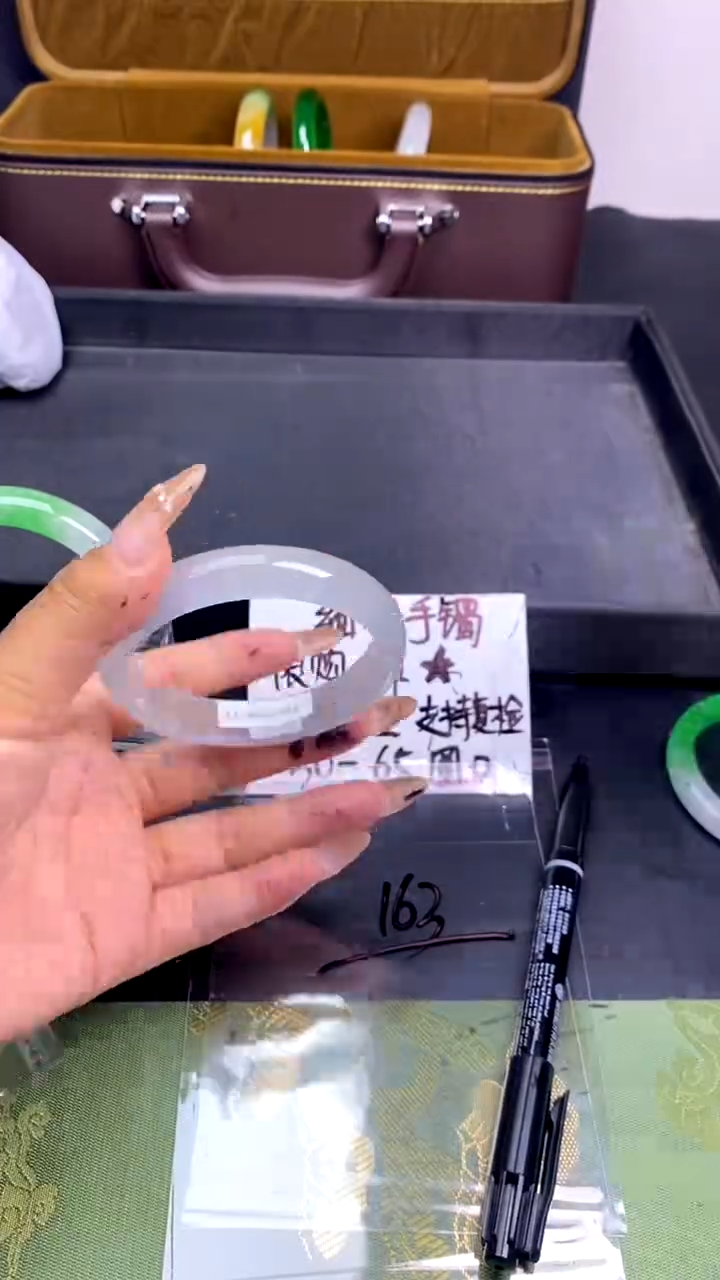 时尚女款缅料手镯163