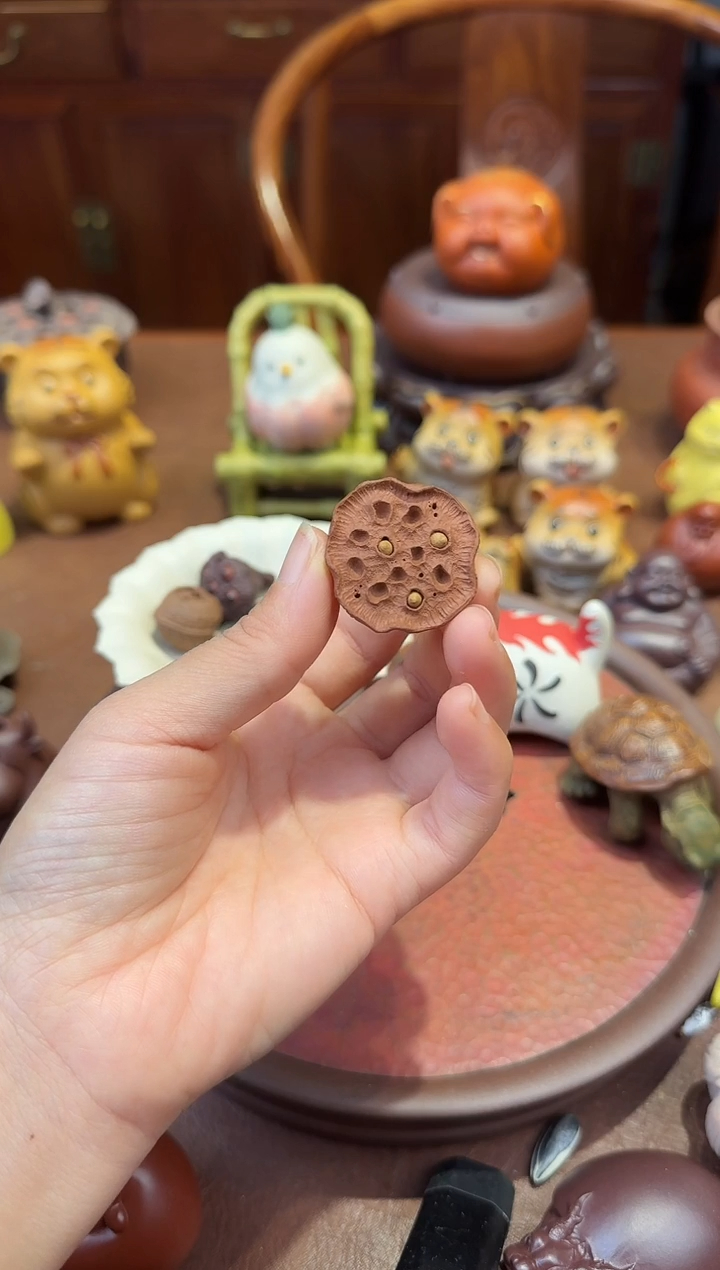紫砂茶宠精品降坡莲子