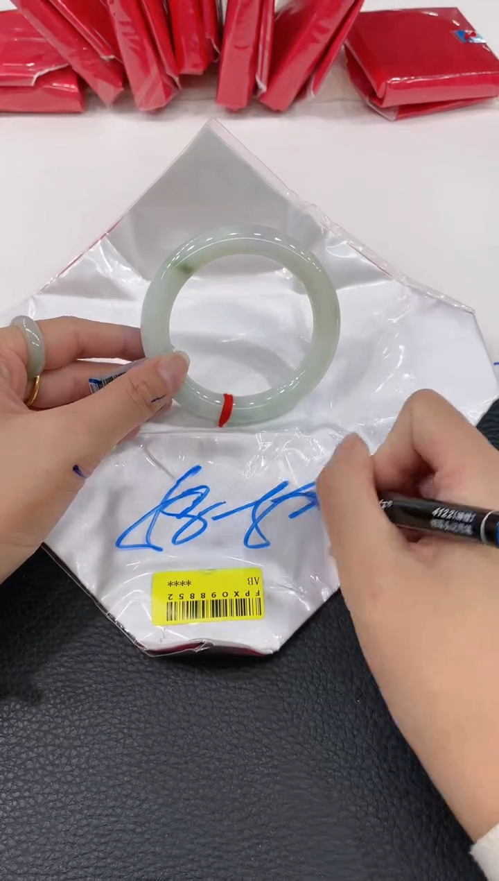 【闪购商品】翡翠手镯未镶嵌手镯