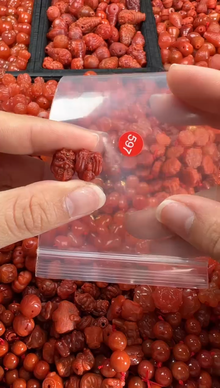 【闪购商品】南红玛瑙颈饰未镶嵌1