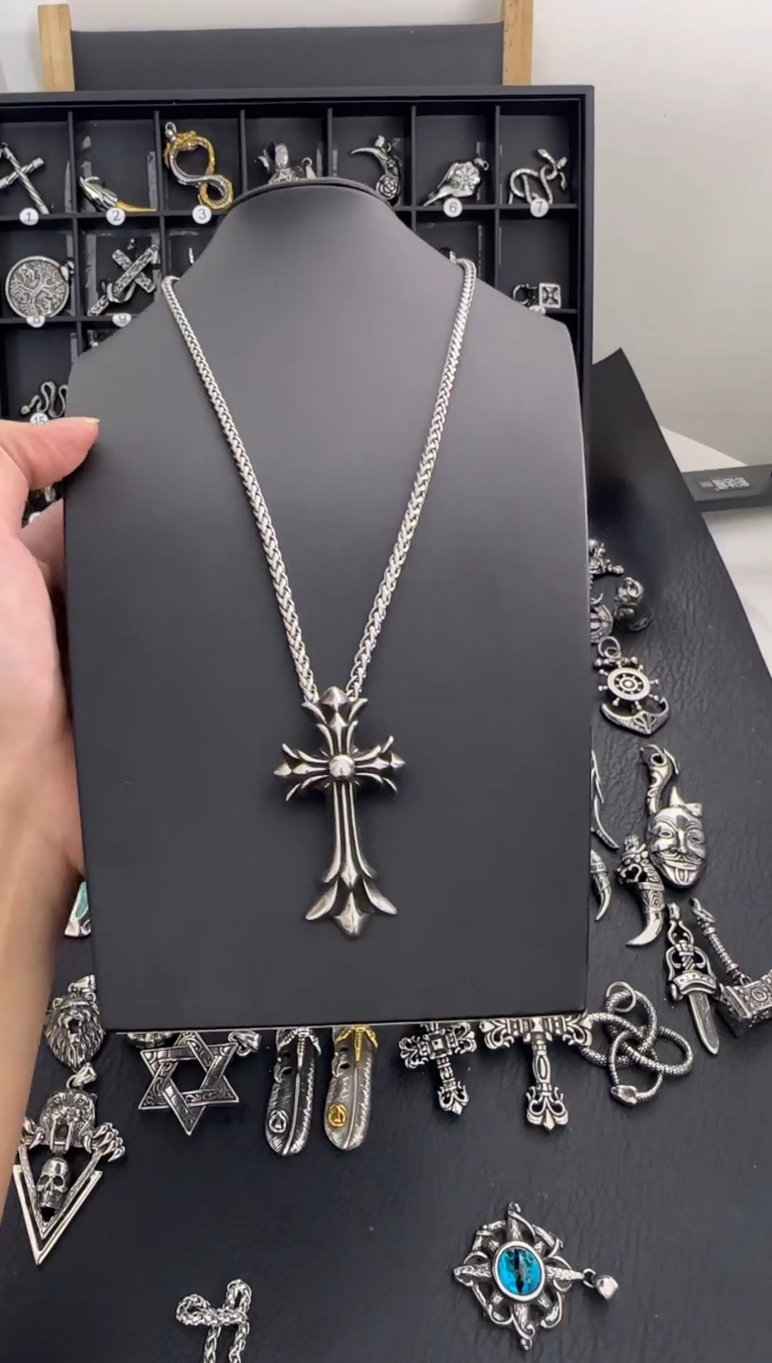 无不锈钢十字架吊坠搭配龙骨项链60CM长度