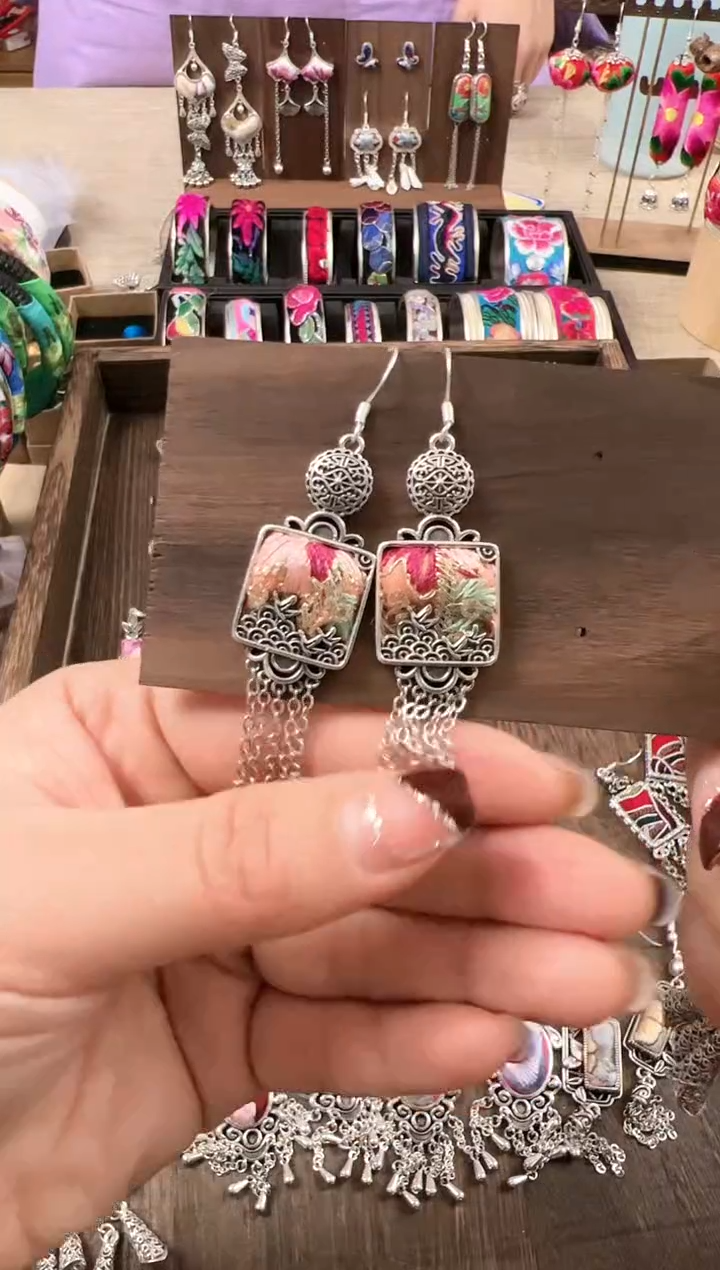 【闪购商品】织绣民族风老绣饰品362