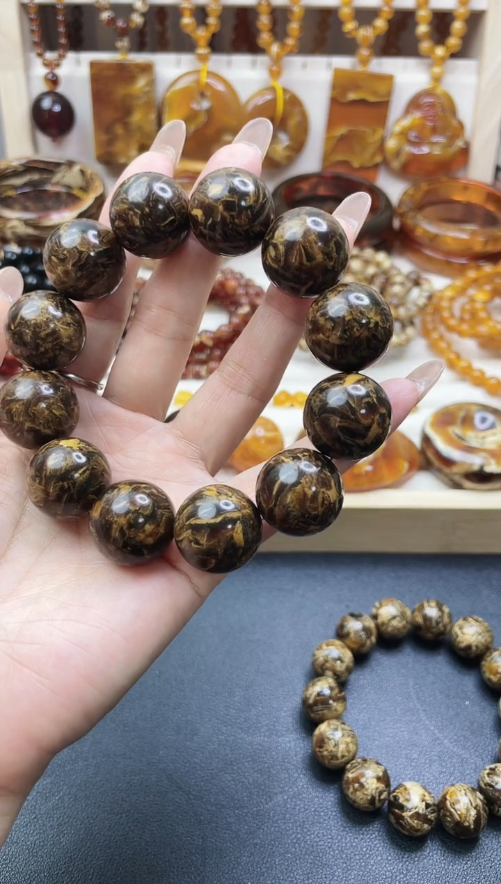 无非金属那****田黑花卡19+的