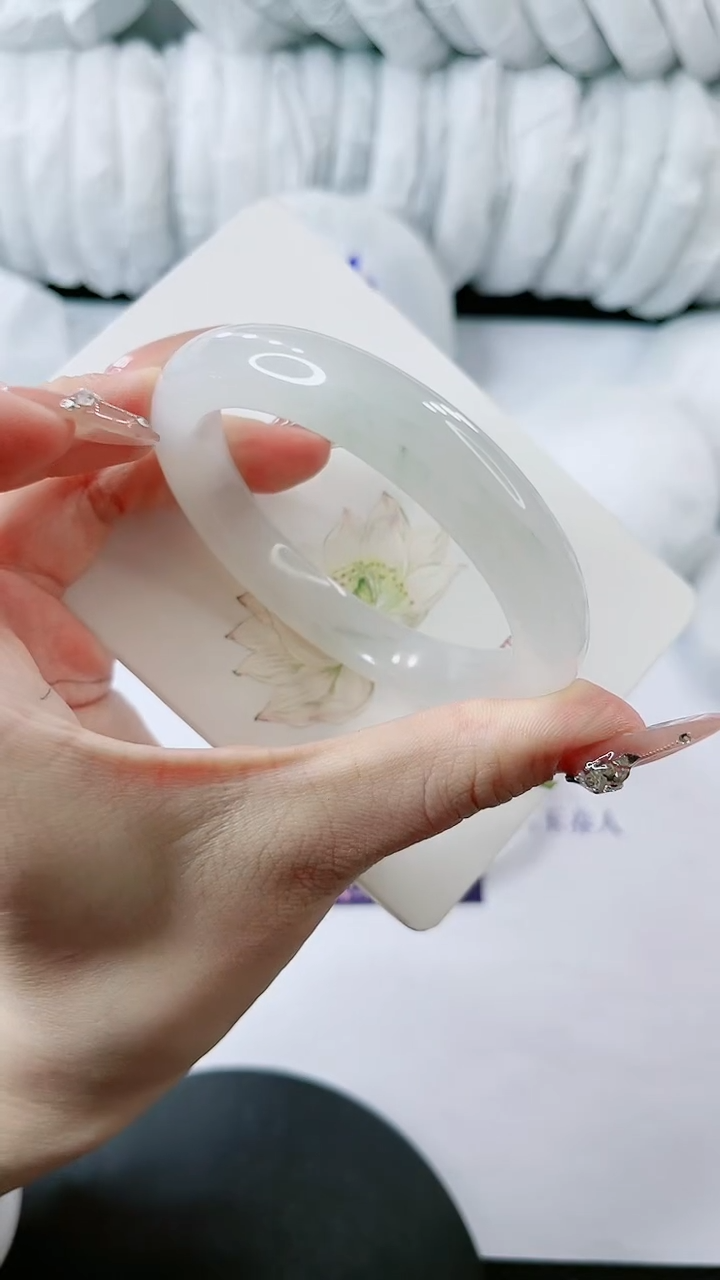 【闪购商品】石英质玉手镯未镶嵌多样性发货S279