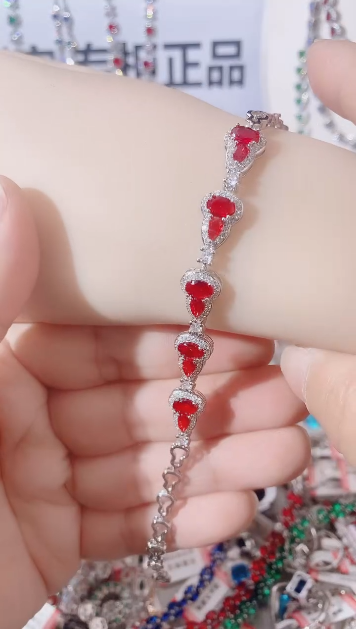 未镶嵌手链红宝石  