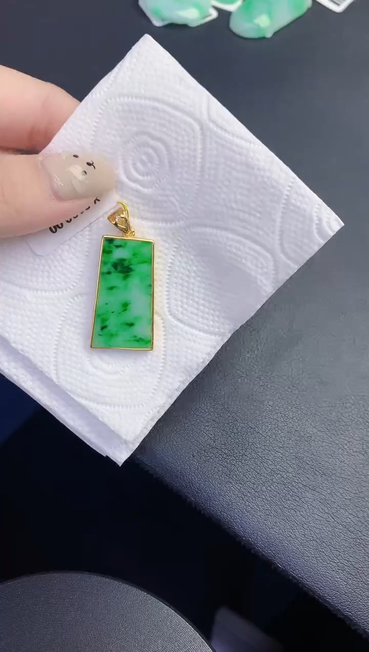 颈饰未镶嵌翡翠缅甸天然翡翠A货