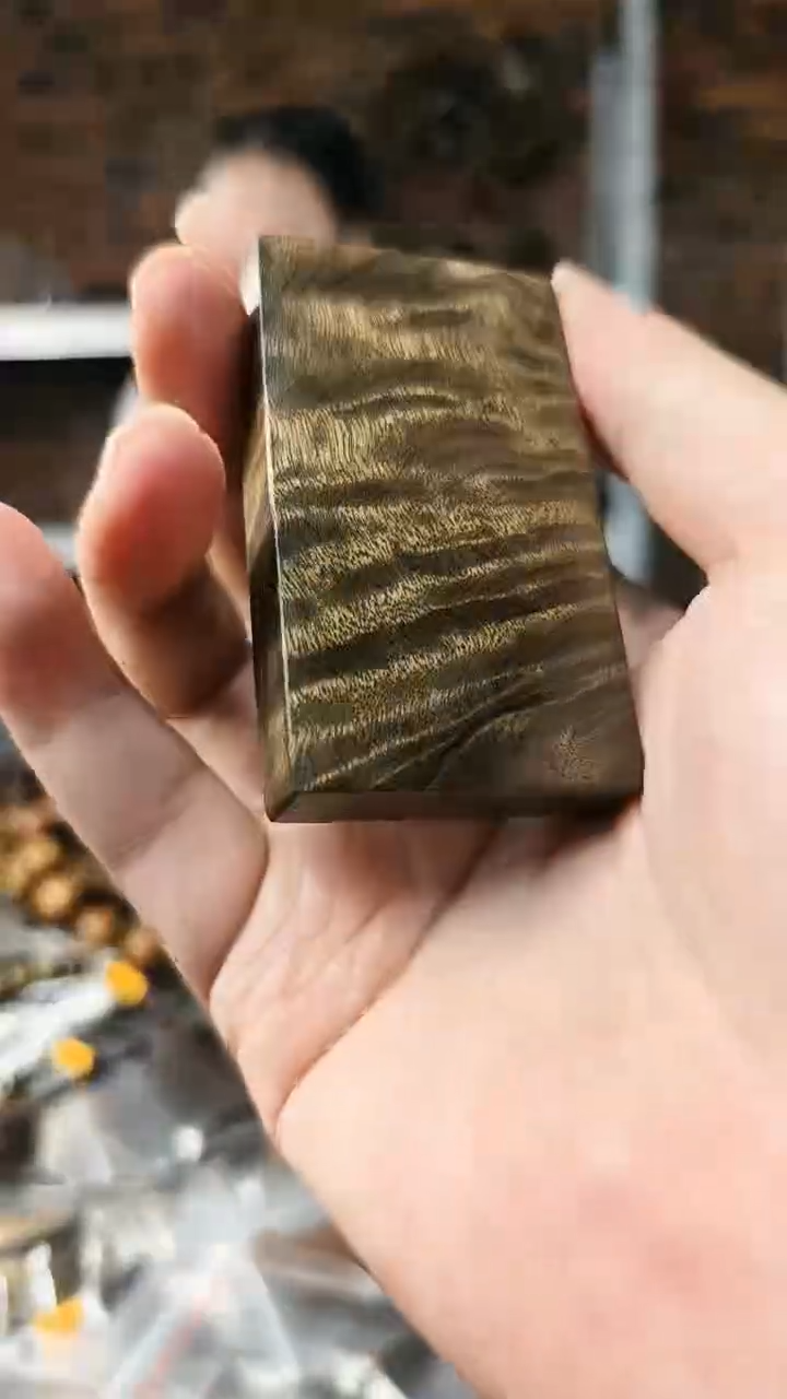 【闪购商品】金丝楠无事牌手把件