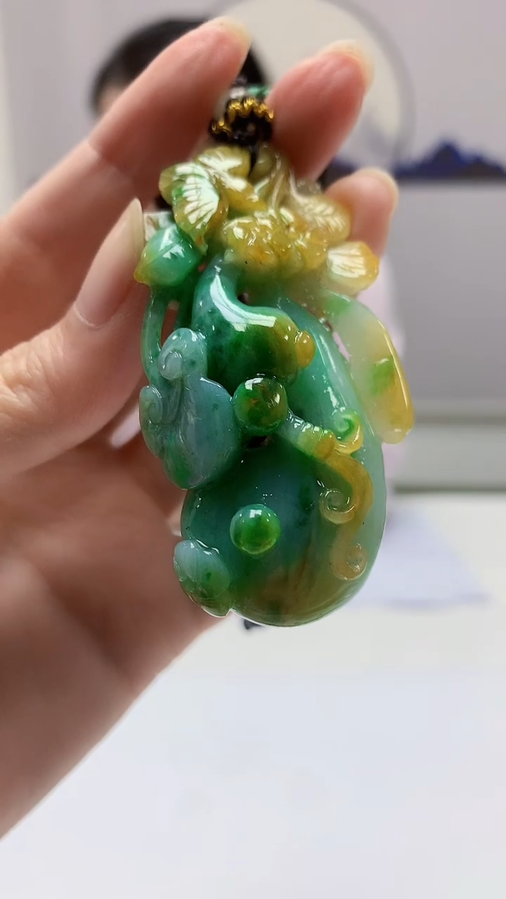 【闪购商品】定制翡翠未镶嵌4902zm-毛货挂件128花