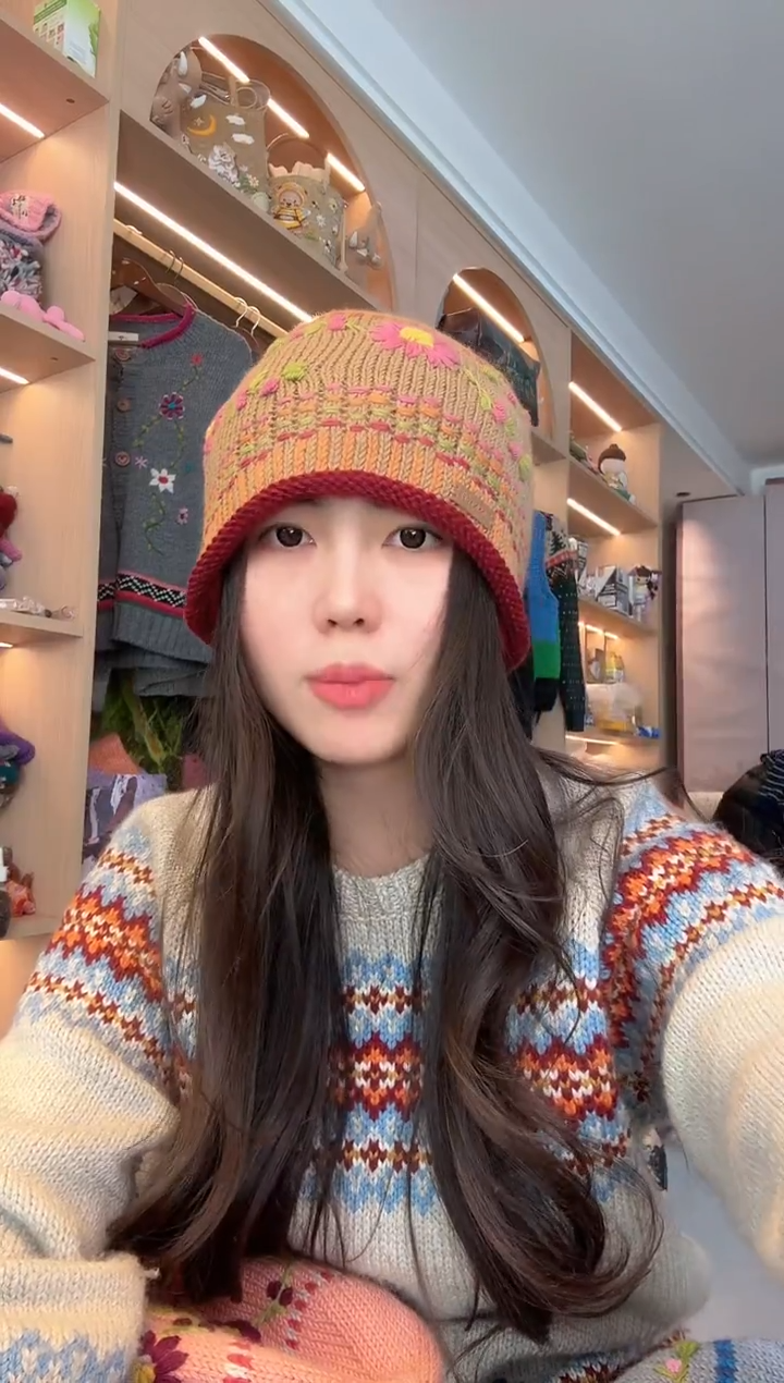 羊毛焦糖色卷边帽 