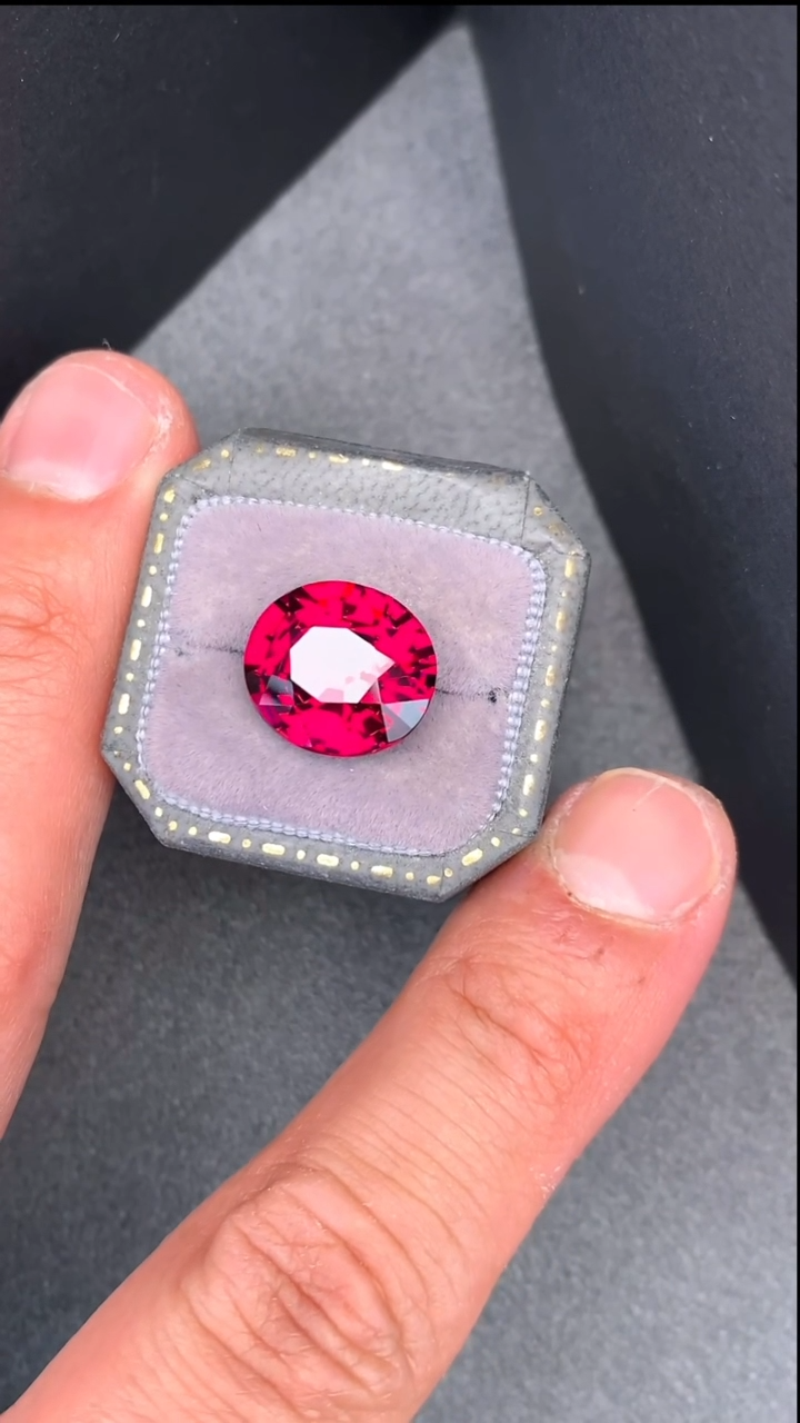 【闪购商品】石榴石裸石未镶嵌9克拉