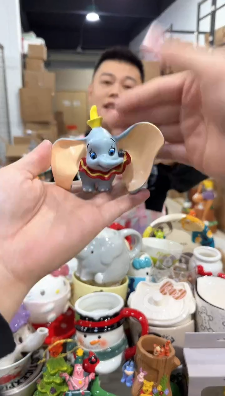 瓷片小飞象摆件  
