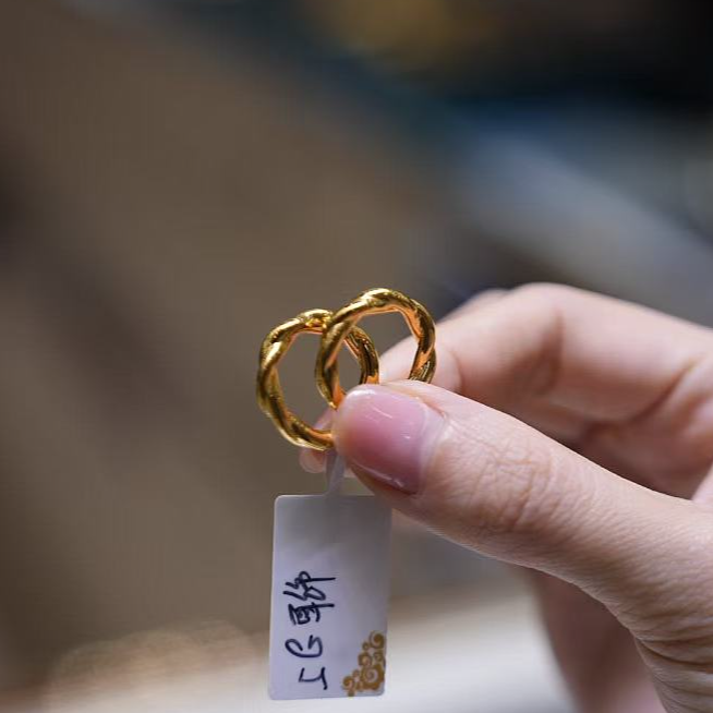 【巧玲专属】足金999麻花耳环 经典时尚百搭 2.21