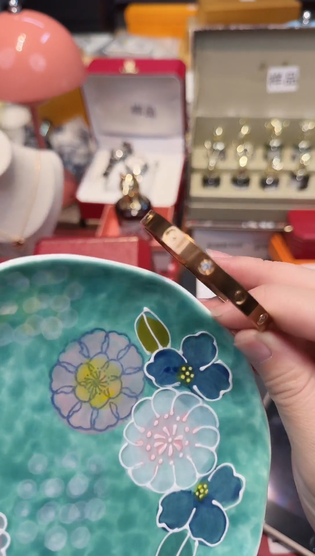 瓷片。。。。。。。。。。。。。