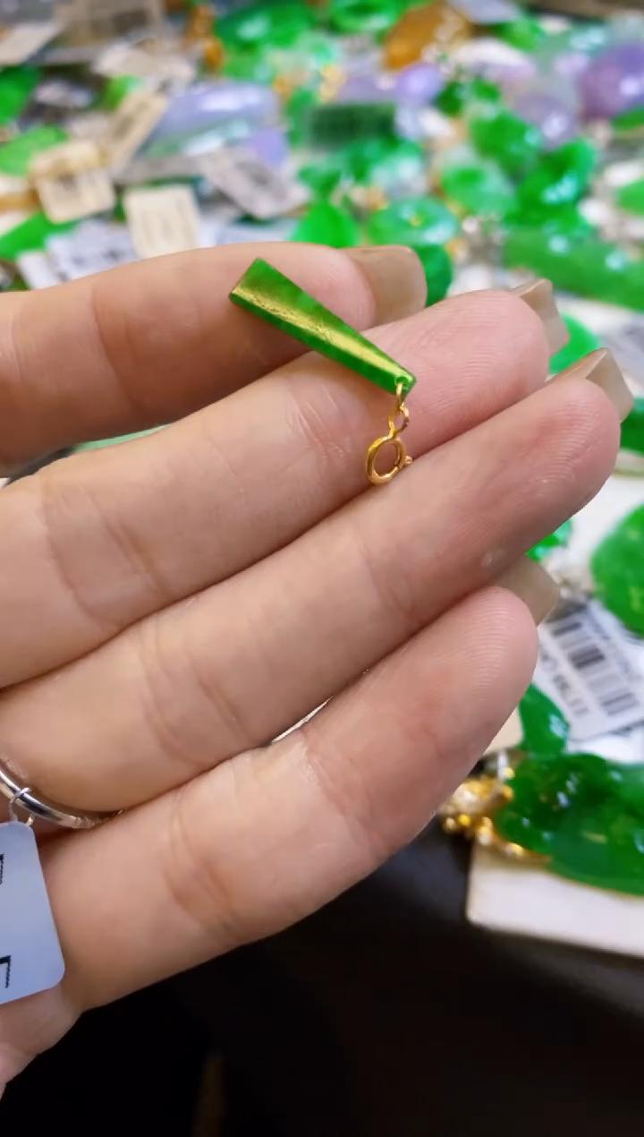 【闪购商品】定制翡翠18K金镶嵌吊坠