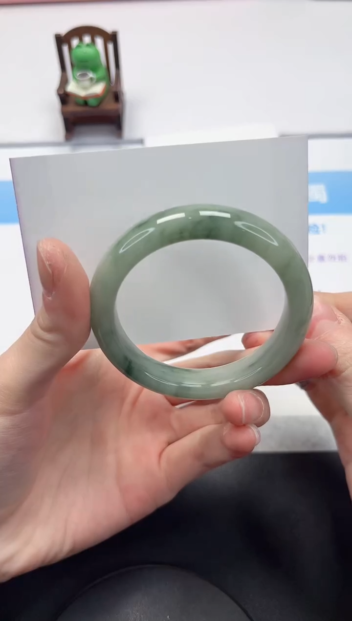 【闪购商品】石英质玉手镯未镶嵌V114-52.2