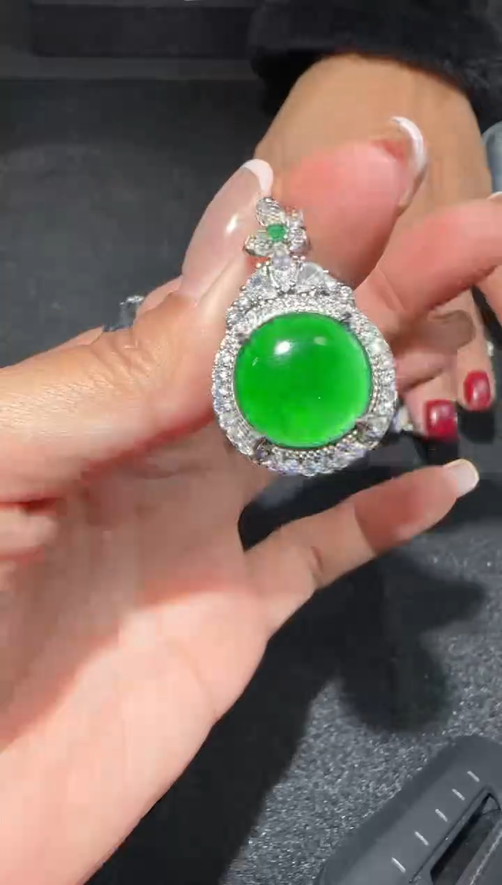 【闪购商品】翡翠吊坠(赠链)未镶嵌多样性发货拍一发一