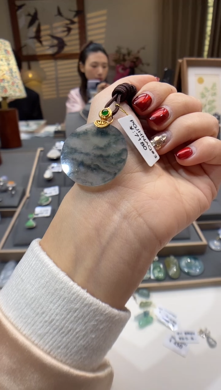 【闪购商品】翡翠颈饰18K金镶嵌无事牌