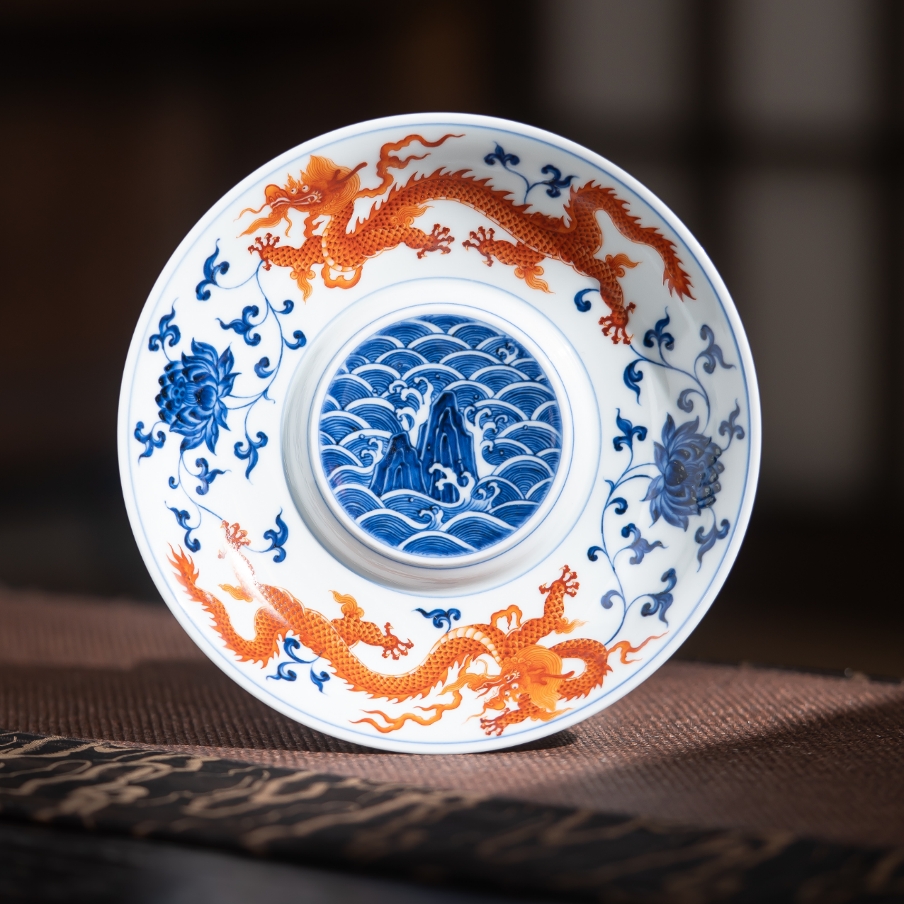 团窑  缠枝莲双龙壶承