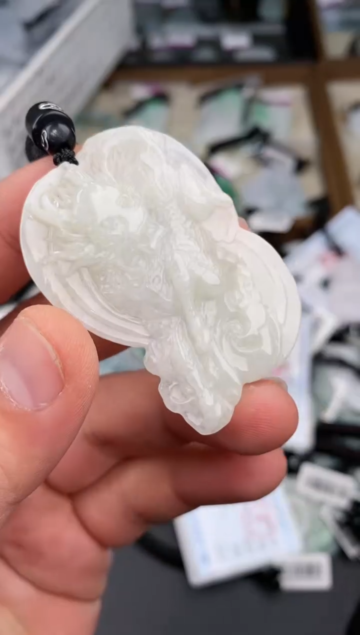 【闪购商品】翡翠颈饰未镶嵌  天然翡翠，一物一图