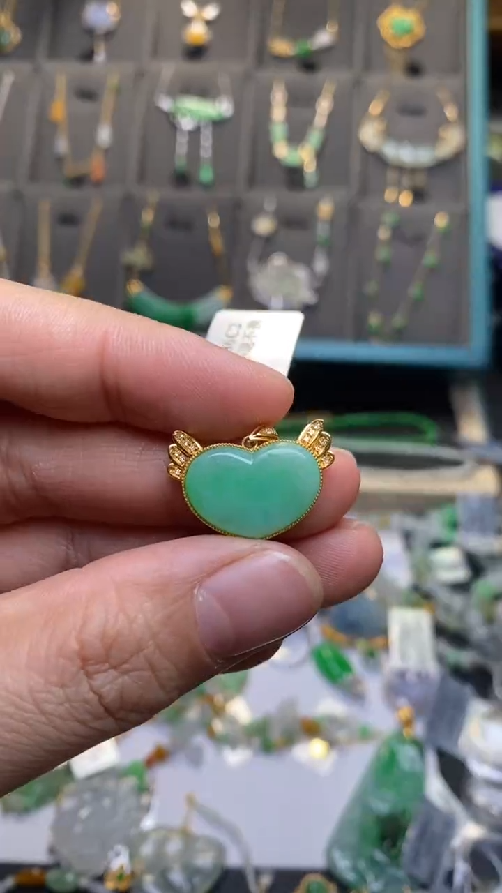 颈饰18K金镶嵌翡翠净货36203