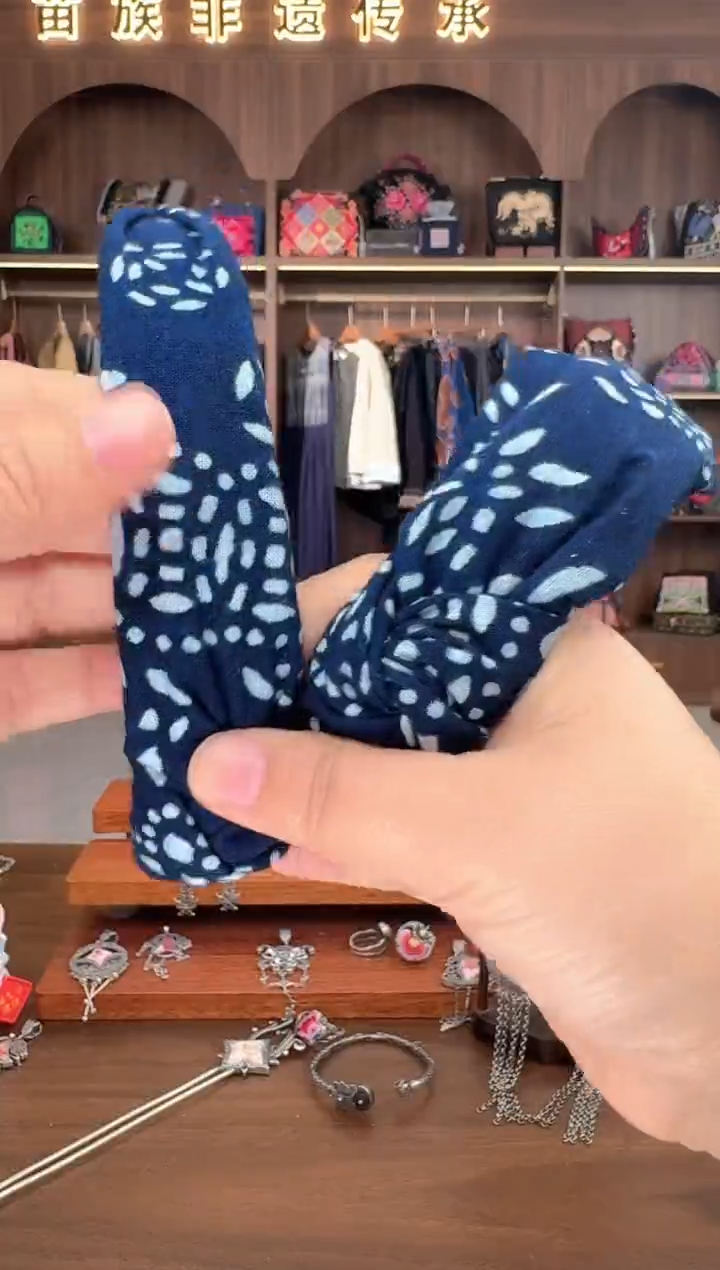 【闪购商品】织绣扶光苗绣传承L4