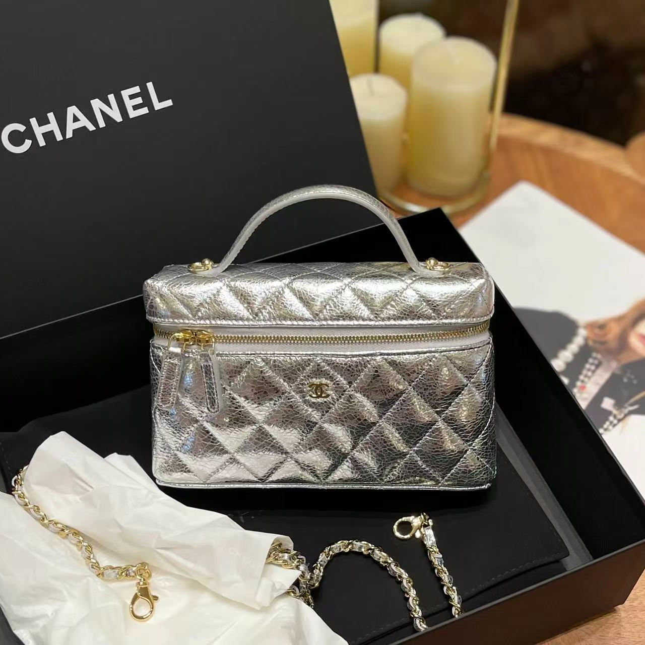 未使用 Chanel/香奈儿 圣诞限定银盒子包/59371162/12期/代卖服务