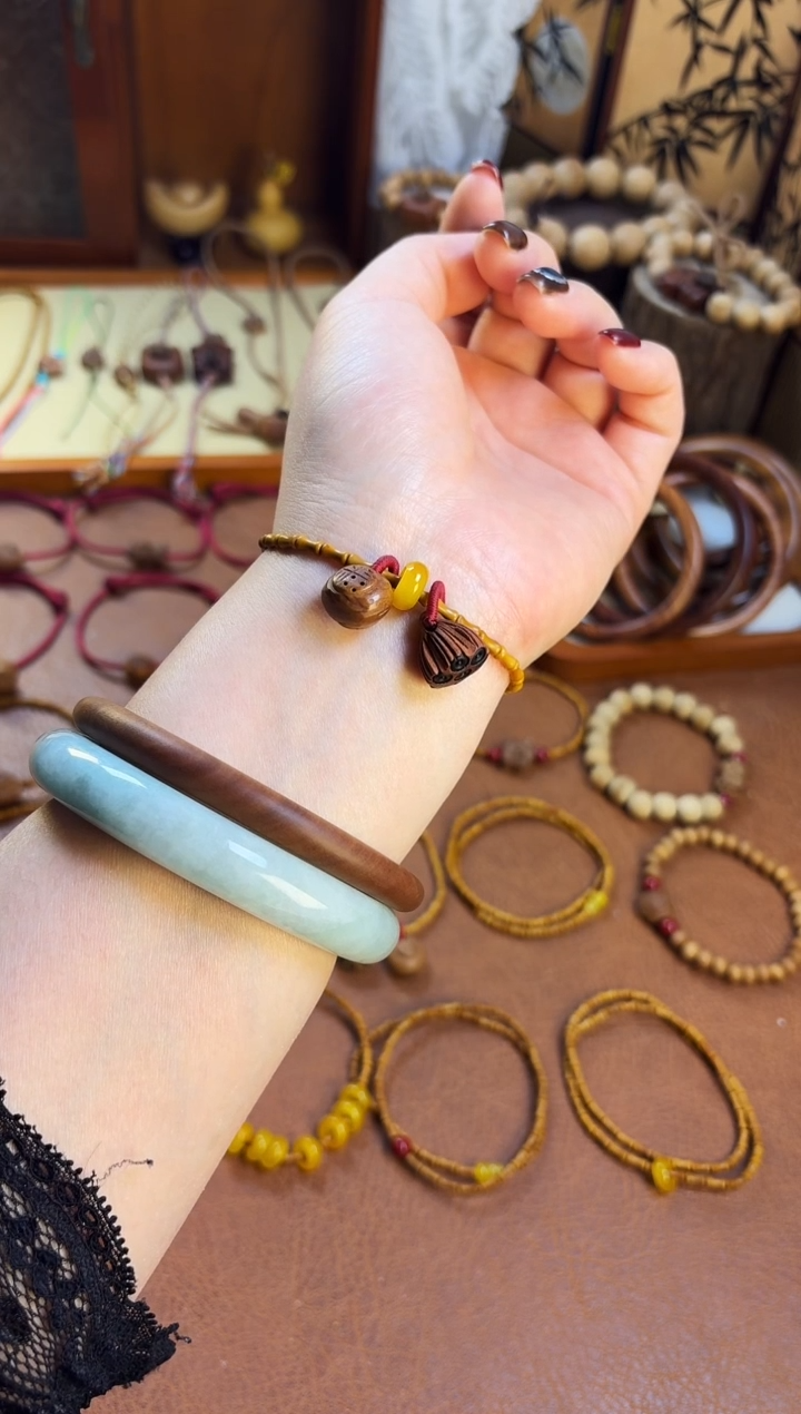 手串桃核桃源行 双莲蓬