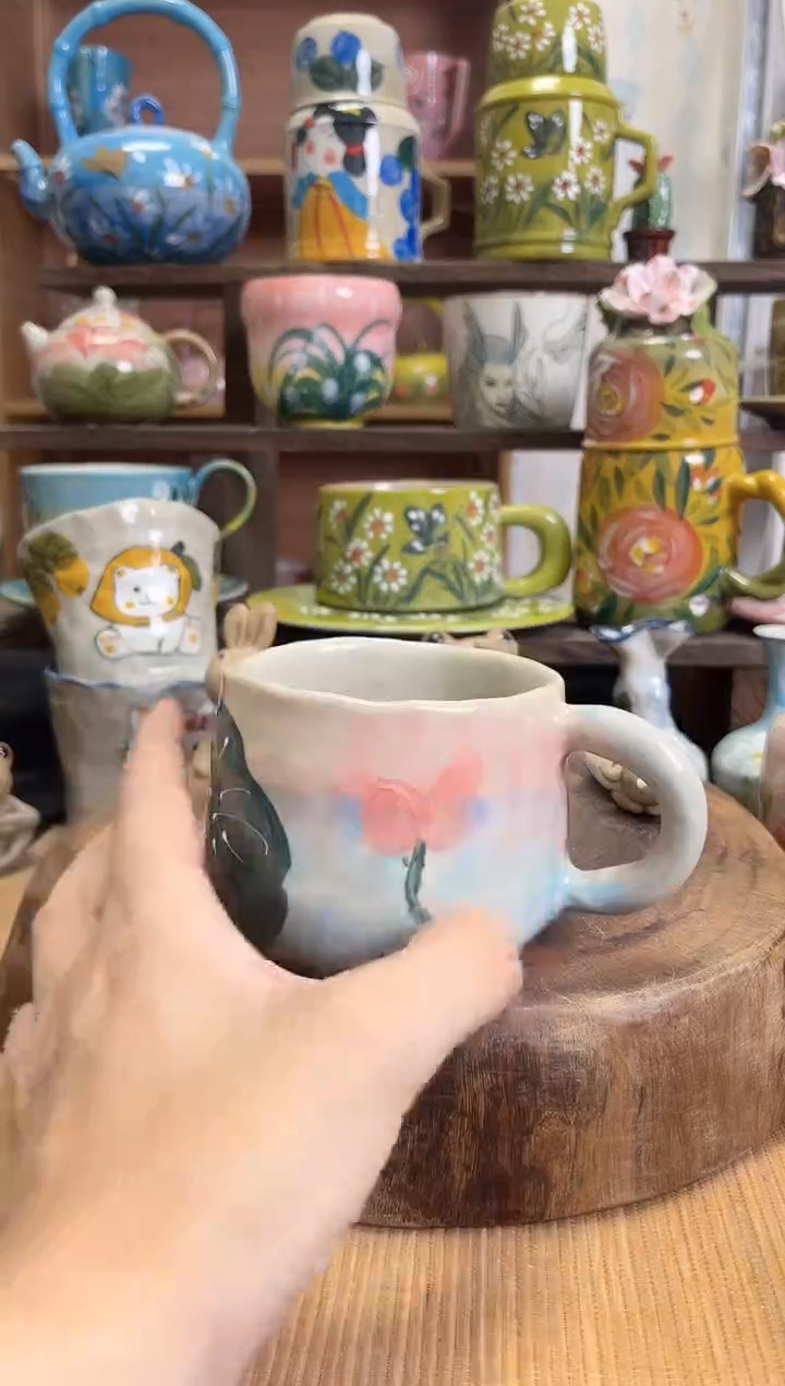 摆件手绘高温釉下陶瓷