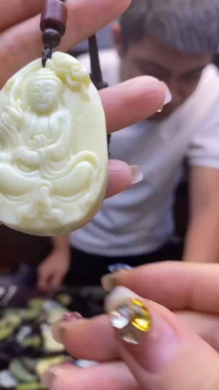 未镶嵌岫玉挂件 