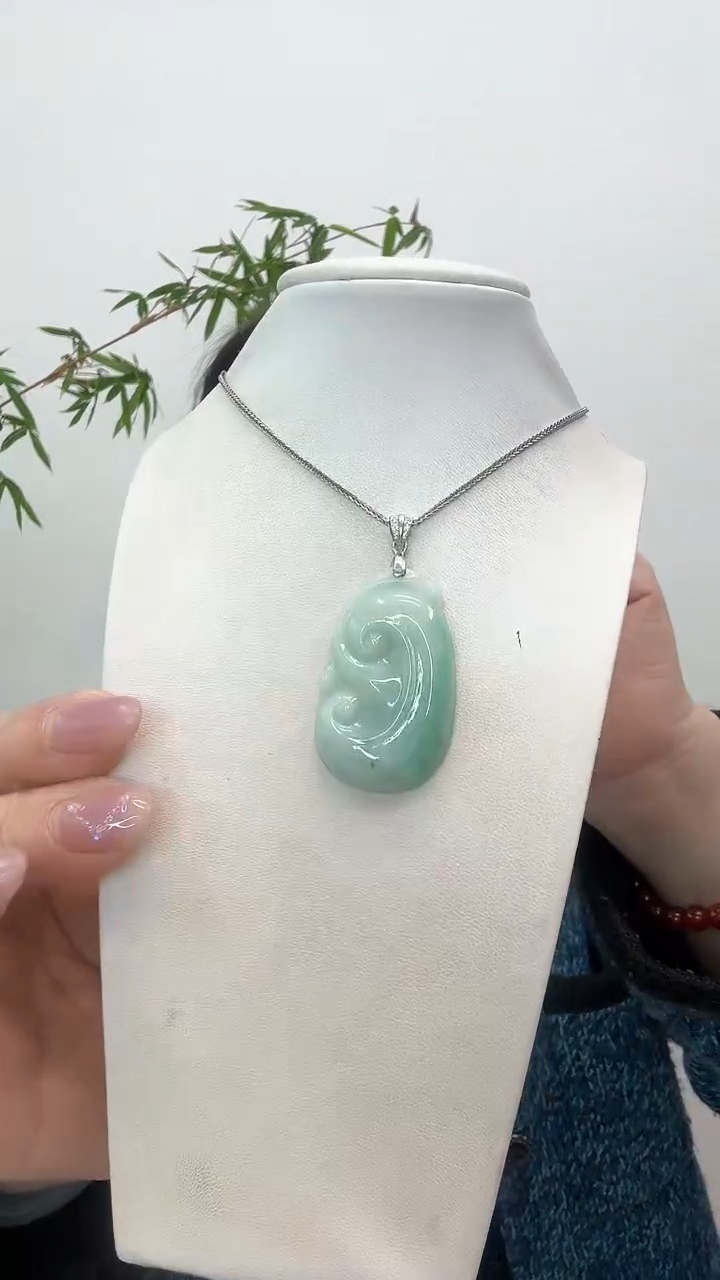 【闪购商品】翡翠吊坠(赠链)未镶嵌如意