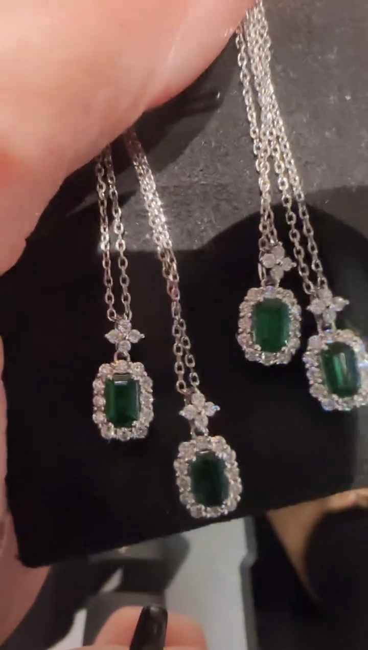 【闪购商品】石榴石（沙弗莱）套链铂Pt950镶嵌精选H-多样性发其一