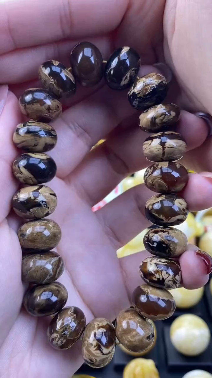 【闪购商品】琥珀裸石未镶嵌月.47