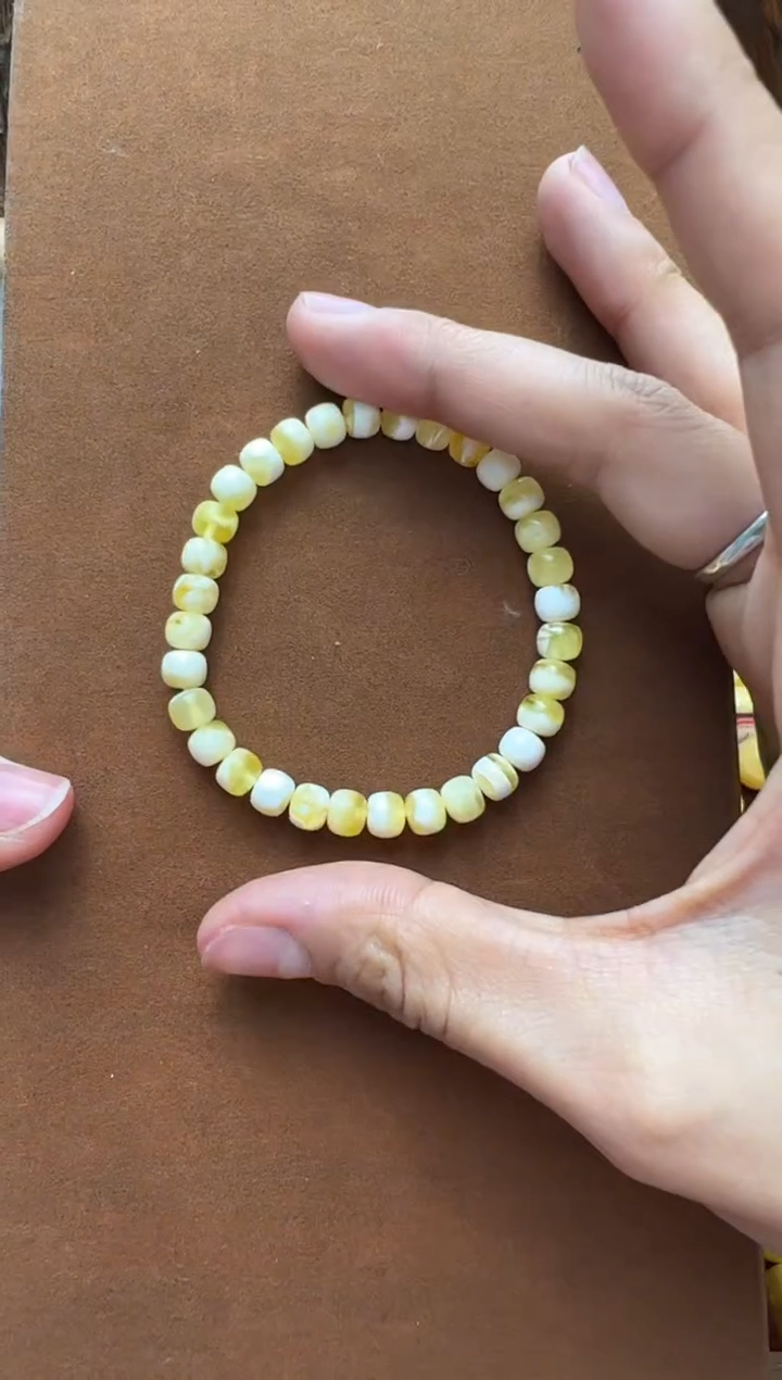 【闪购商品】蜜蜡手串未镶嵌俄料老型6.5mm4.8克