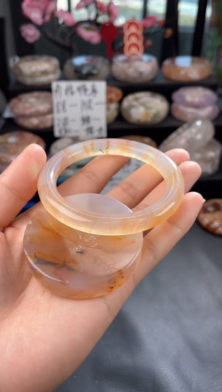 【闪购商品】石英质玉手镯未镶嵌59