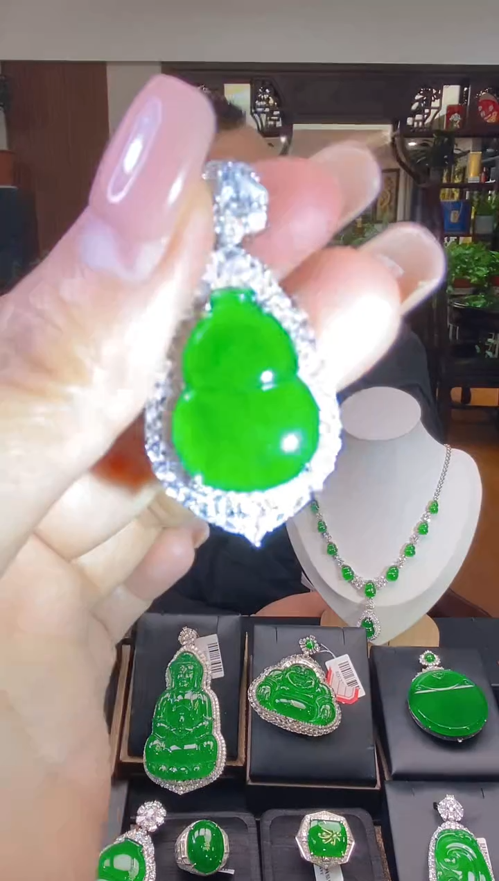 【闪购商品】翡翠吊坠(不含链)未镶嵌翡翠吊坠